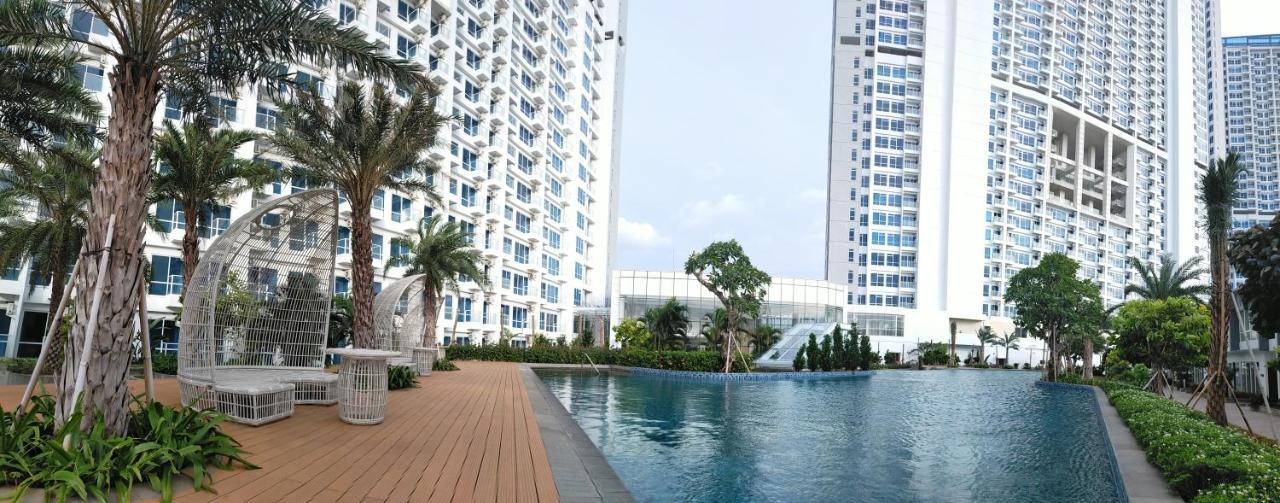 Harris Suites Puri Mansion Jakarta Exterior photo