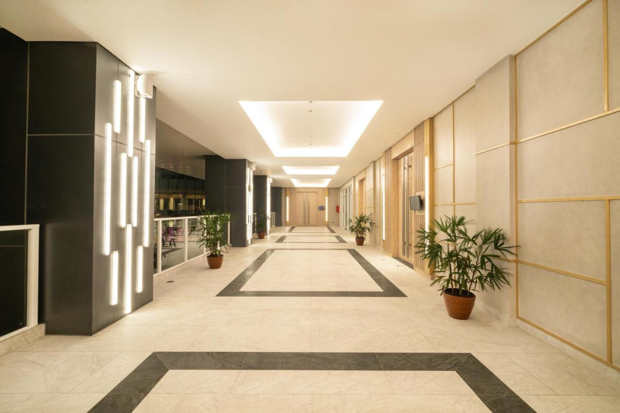 Harris Suites Puri Mansion Jakarta Exterior photo