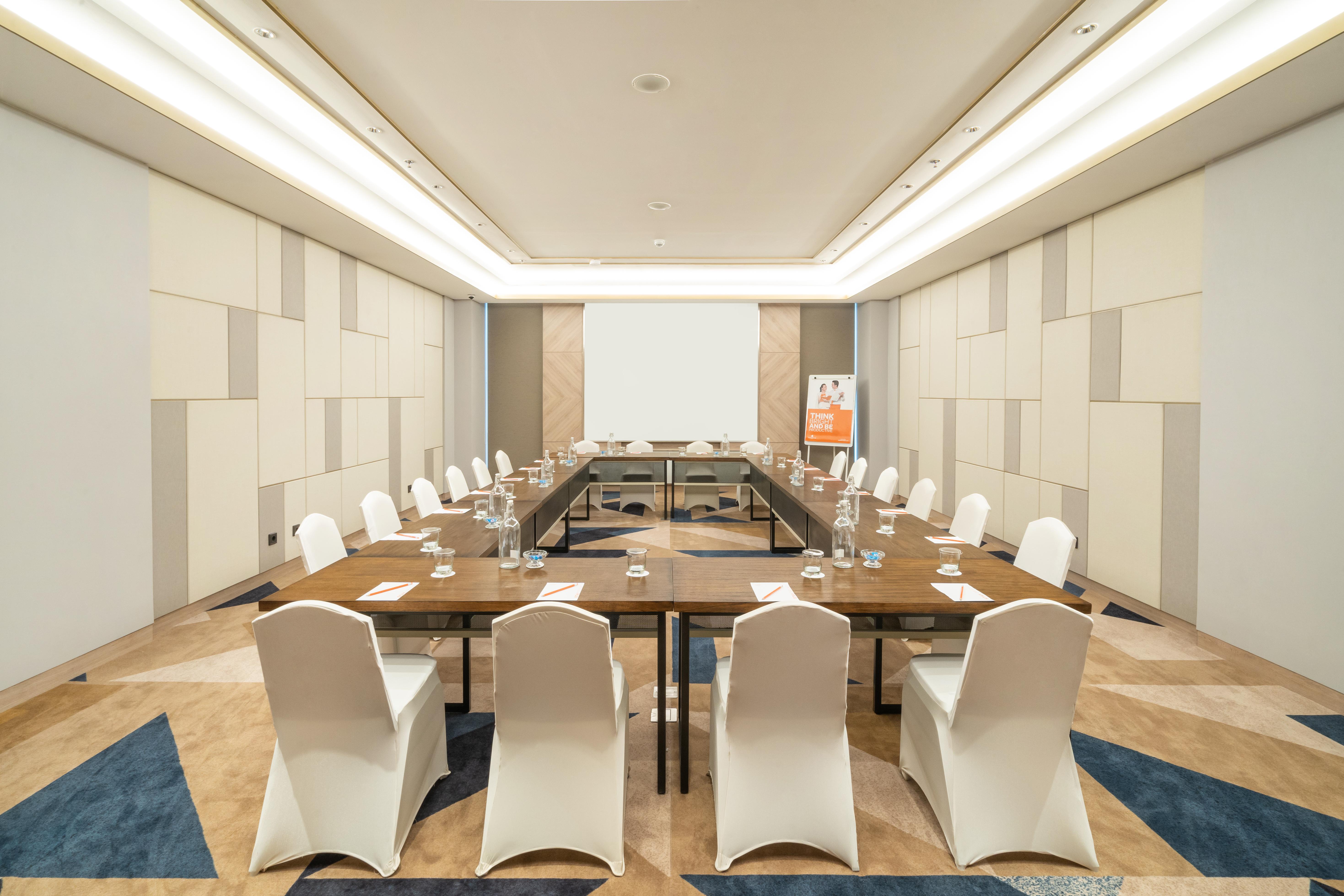 Harris Suites Puri Mansion Jakarta Exterior photo