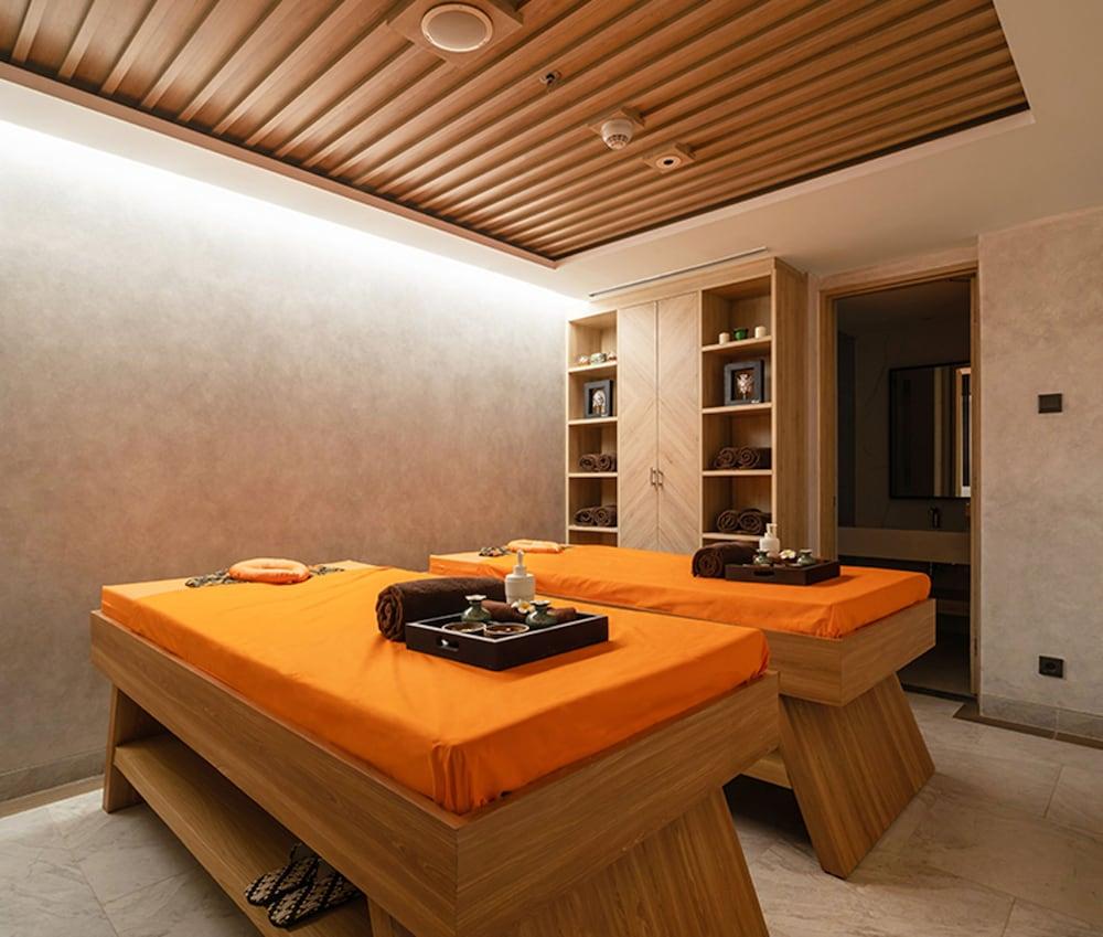 Harris Suites Puri Mansion Jakarta Exterior photo