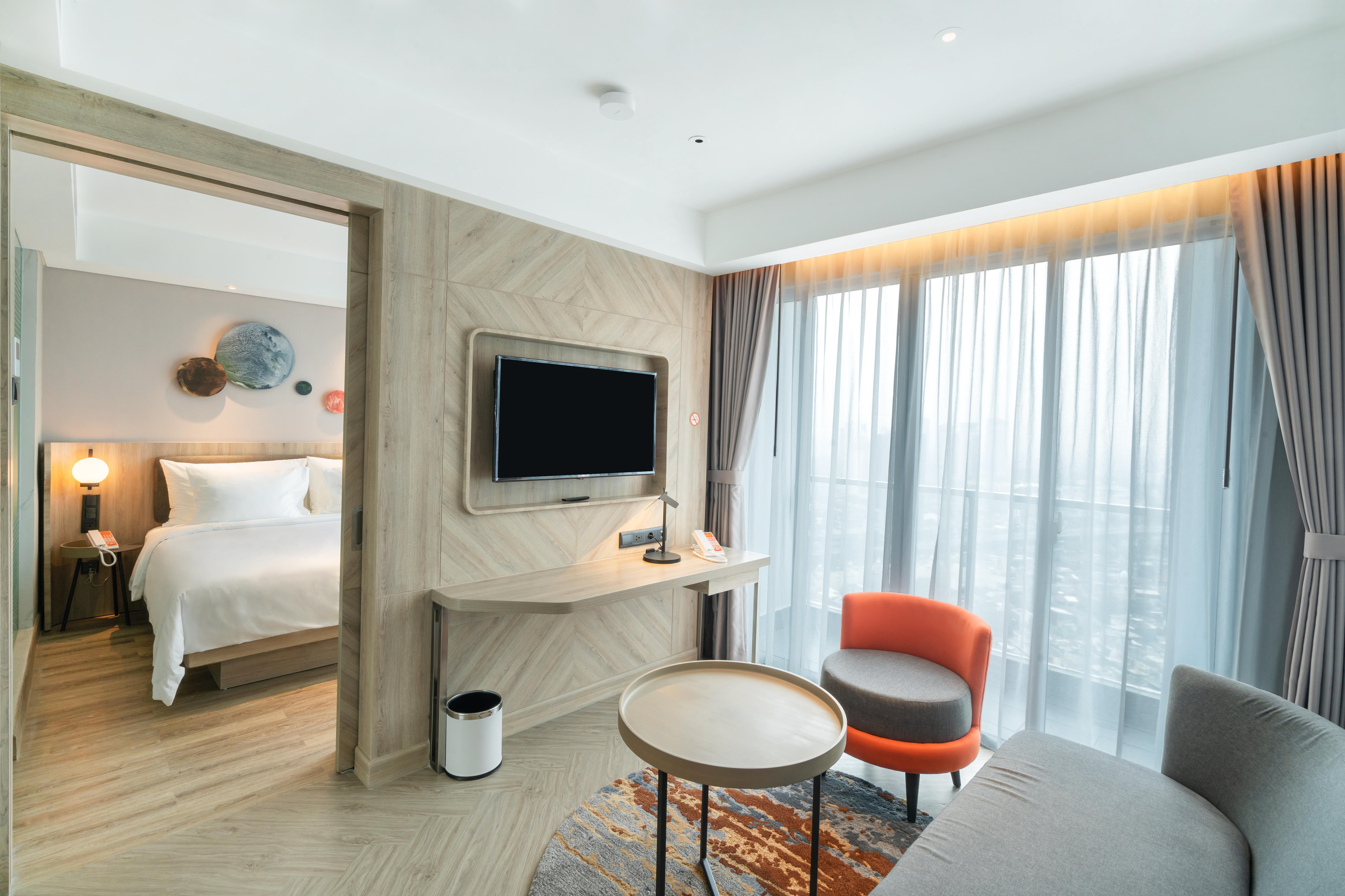 Harris Suites Puri Mansion Jakarta Exterior photo