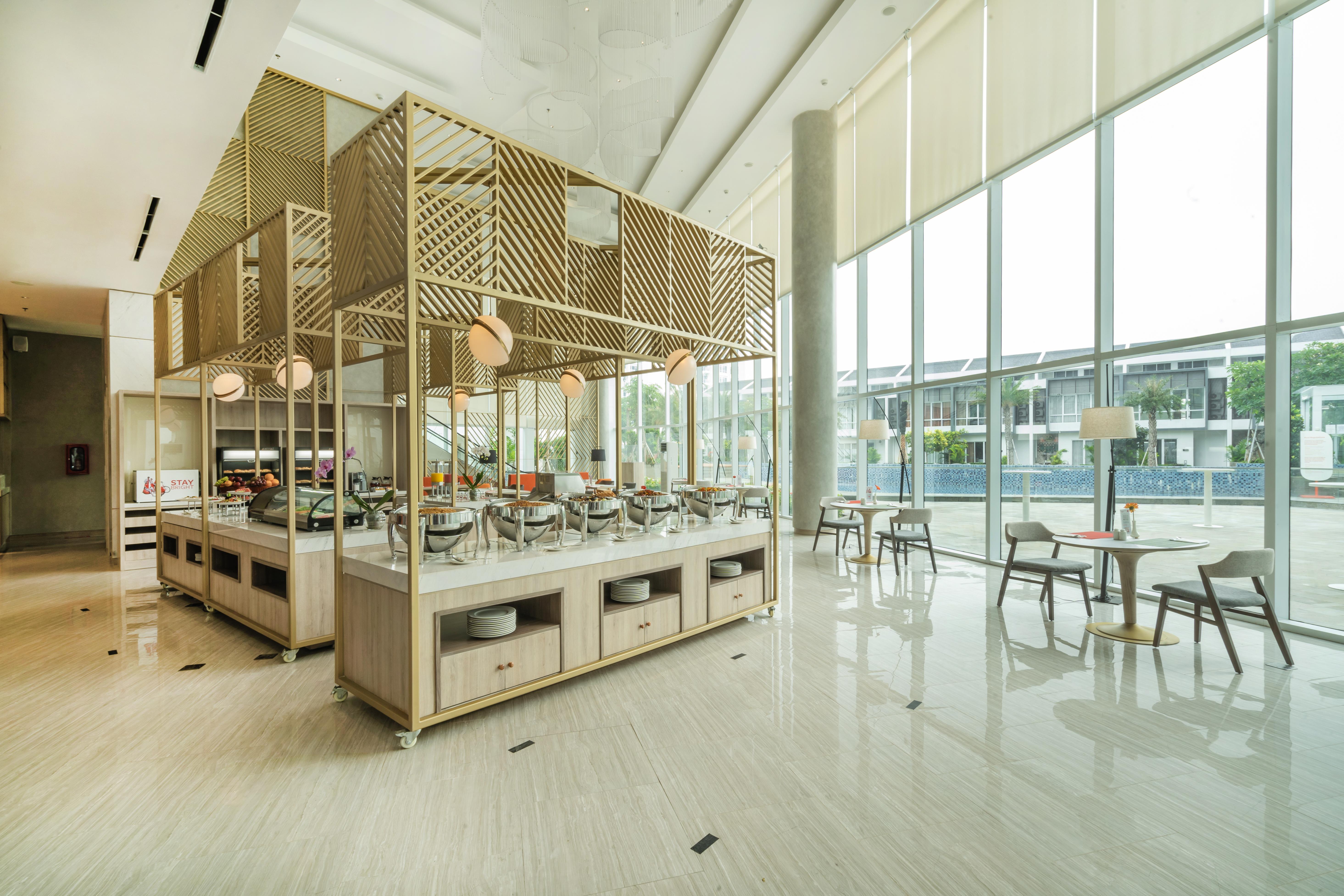Harris Suites Puri Mansion Jakarta Exterior photo