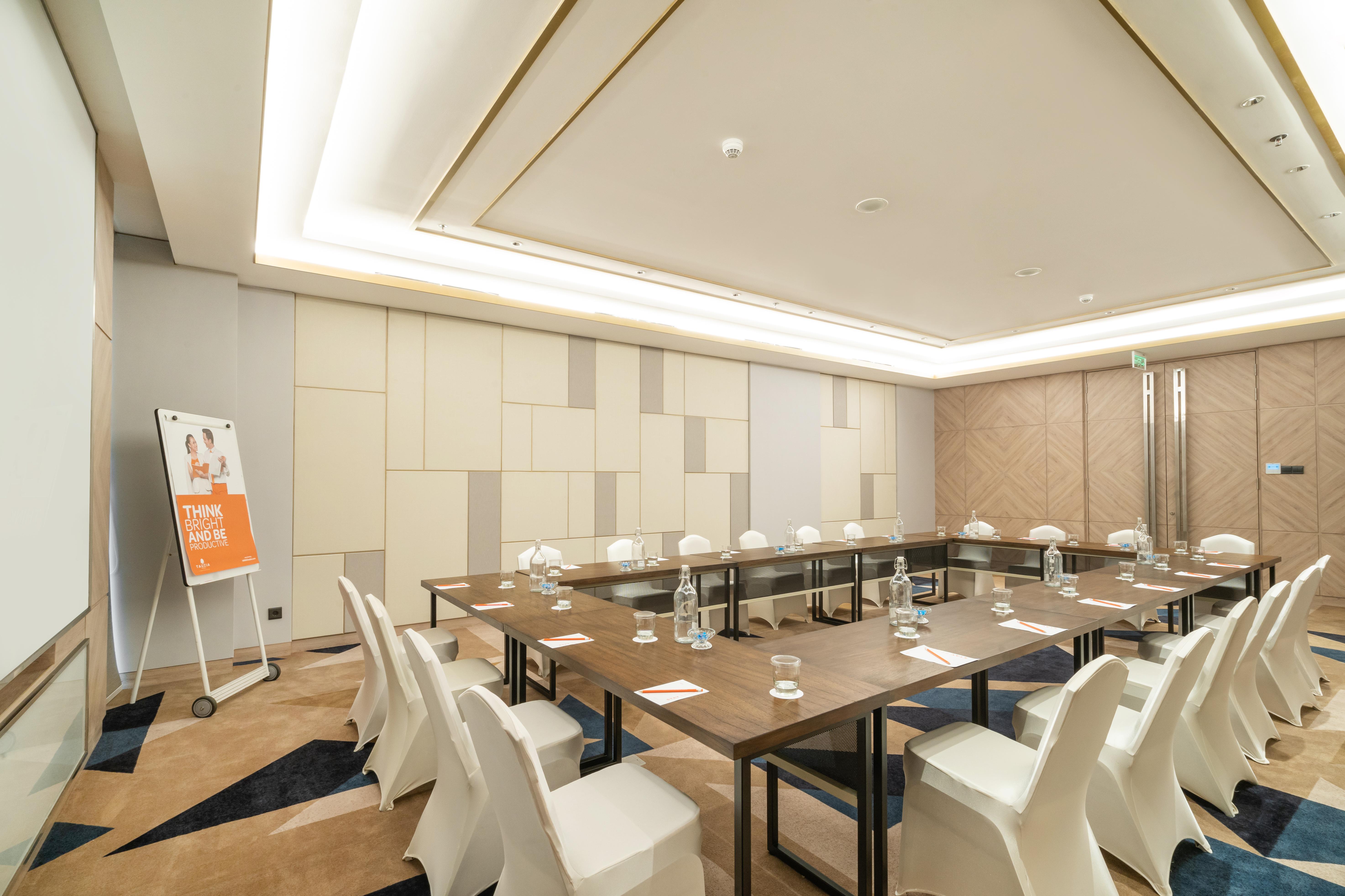 Harris Suites Puri Mansion Jakarta Exterior photo