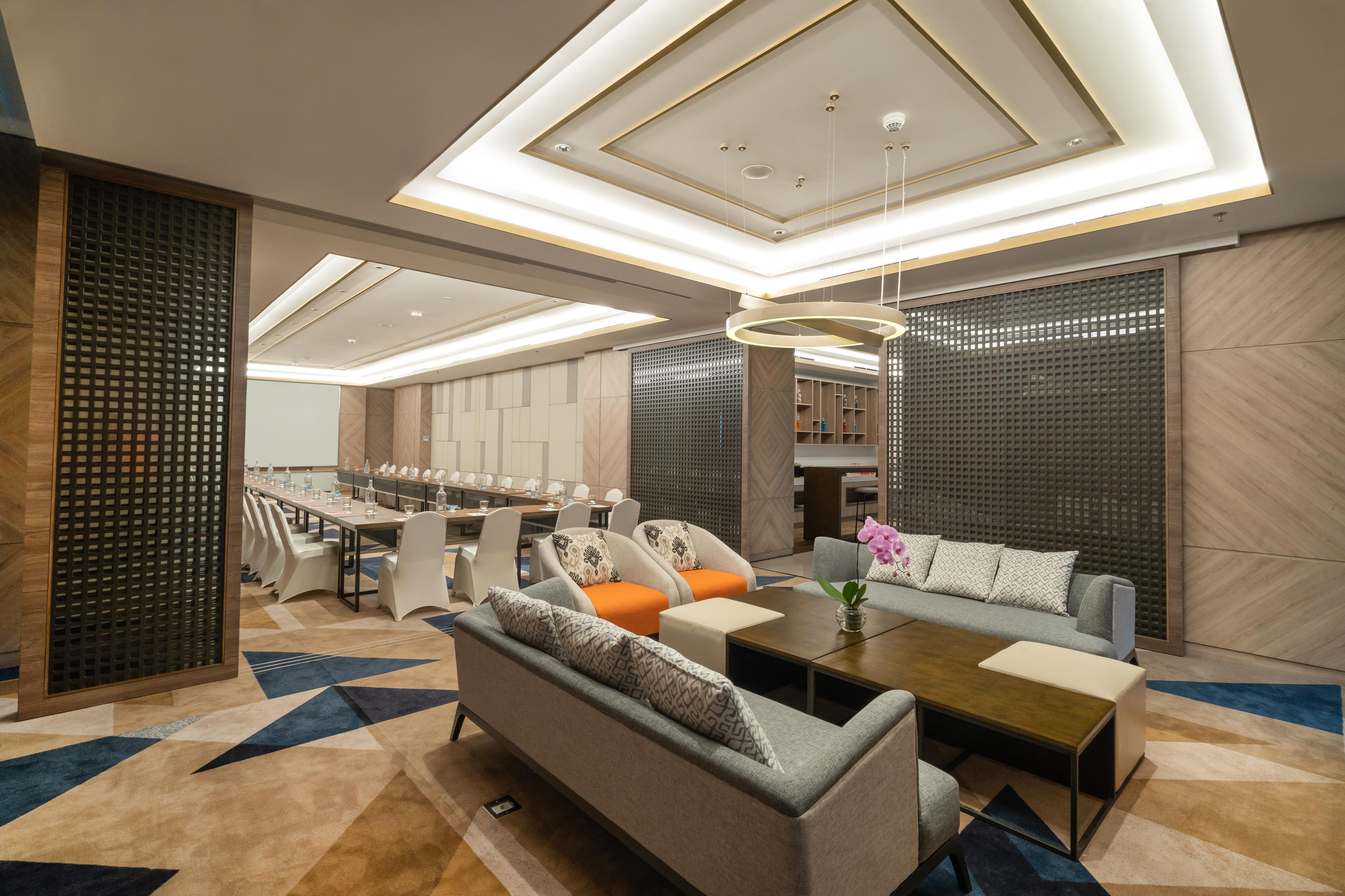 Harris Suites Puri Mansion Jakarta Exterior photo