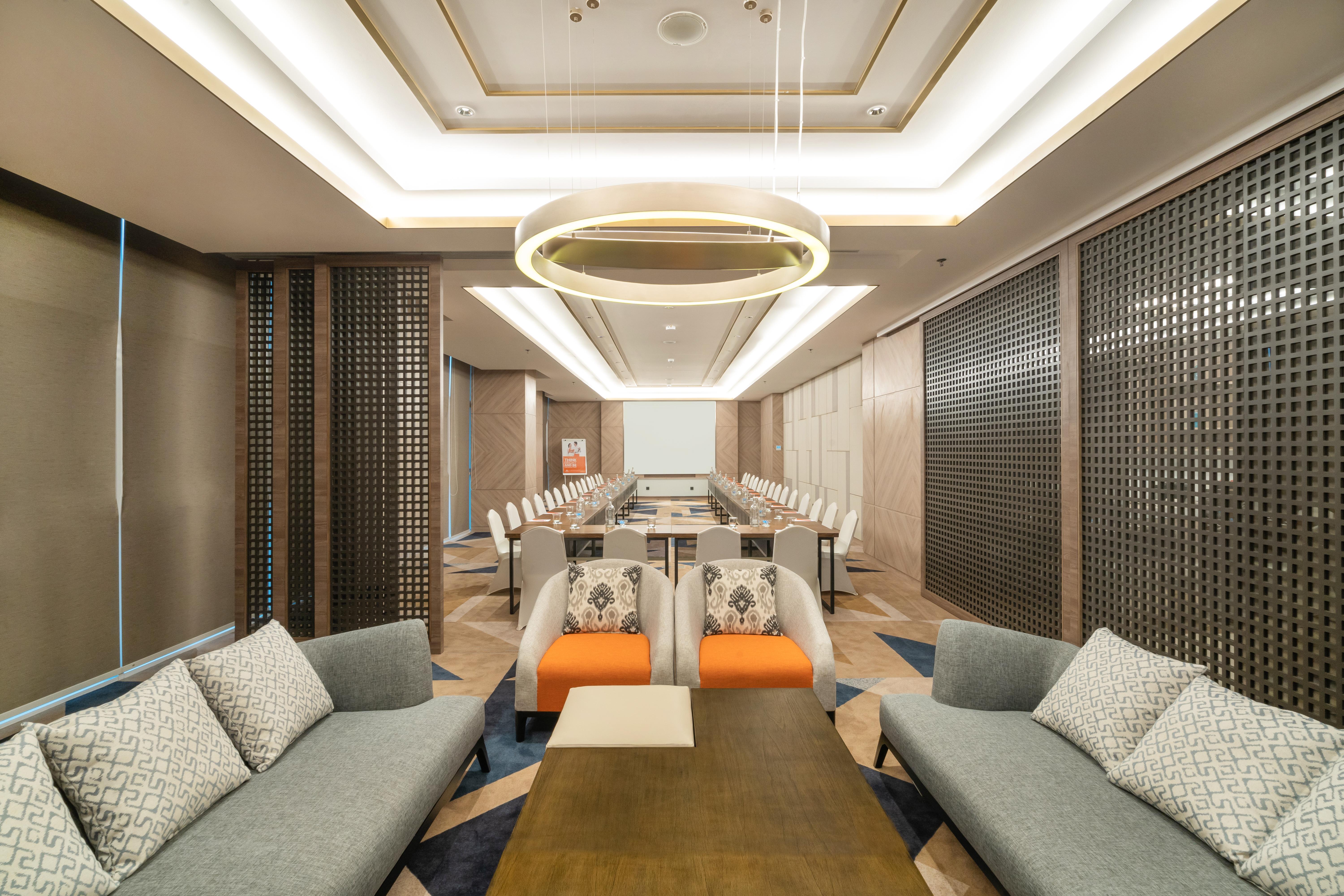Harris Suites Puri Mansion Jakarta Exterior photo